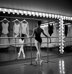 DanceWear Hub